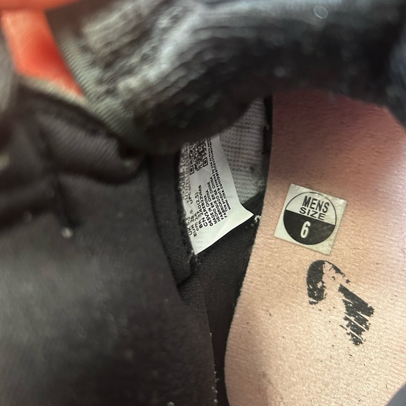 Nike Air Jordans Black and White High-Top Sneakers in crackle leather - Picture 11 of 15